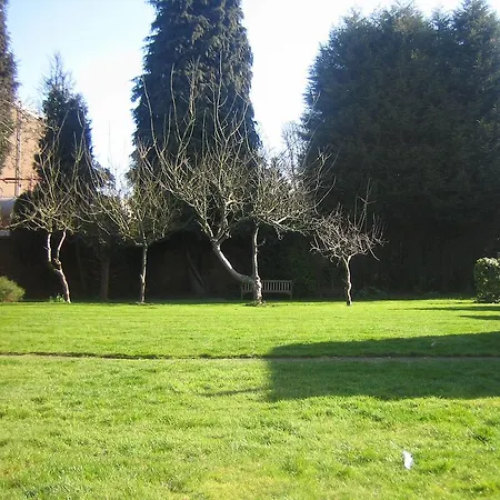 Fountain Court 2*