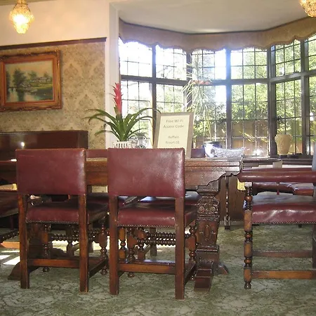 Fountain Court 2*